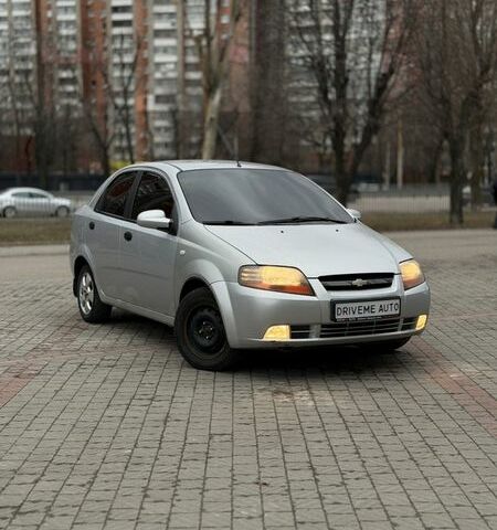 Серый Шевроле Авео, объемом двигателя 1.5 л и пробегом 183 тыс. км за 3300 $, фото 1 на Automoto.ua