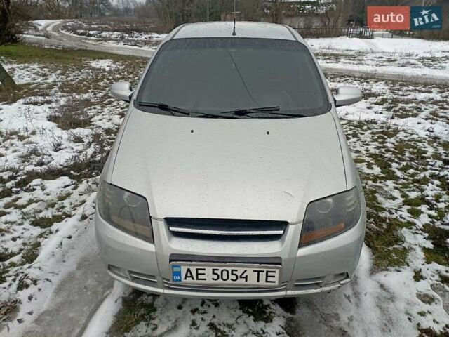 Серый Шевроле Авео, объемом двигателя 1.5 л и пробегом 498 тыс. км за 3000 $, фото 1 на Automoto.ua