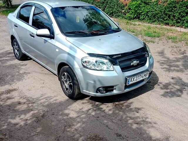 Сірий Шевроле Авео, об'ємом двигуна 1.5 л та пробігом 196 тис. км за 3400 $, фото 1 на Automoto.ua