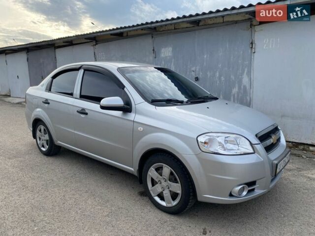 Сірий Шевроле Авео, об'ємом двигуна 1.5 л та пробігом 145 тис. км за 3900 $, фото 1 на Automoto.ua