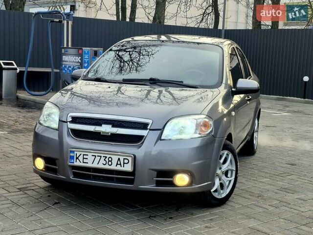 Сірий Шевроле Авео, об'ємом двигуна 1.5 л та пробігом 236 тис. км за 3750 $, фото 1 на Automoto.ua