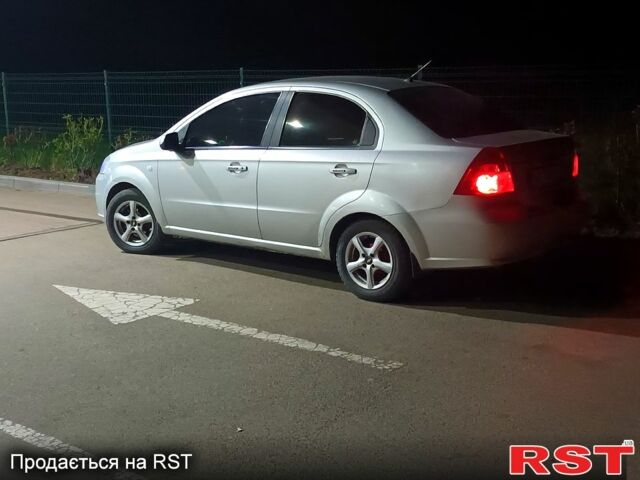 Серый Шевроле Авео, объемом двигателя 1.6 л и пробегом 180 тыс. км за 4000 $, фото 1 на Automoto.ua