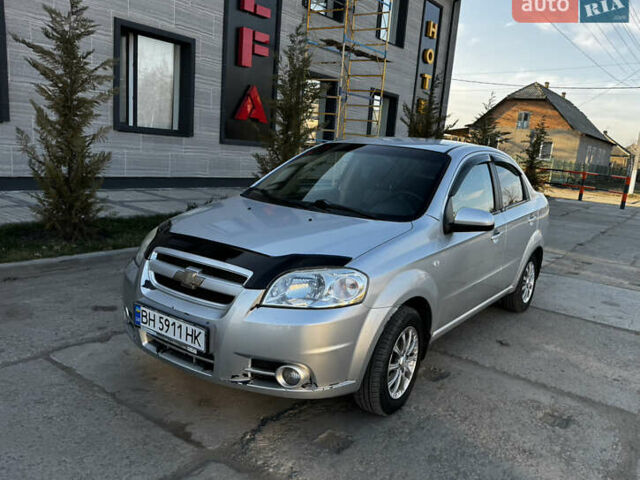 Серый Шевроле Авео, объемом двигателя 1.6 л и пробегом 142 тыс. км за 4300 $, фото 1 на Automoto.ua