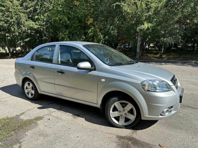 Серый Шевроле Авео, объемом двигателя 1.6 л и пробегом 65 тыс. км за 5300 $, фото 1 на Automoto.ua