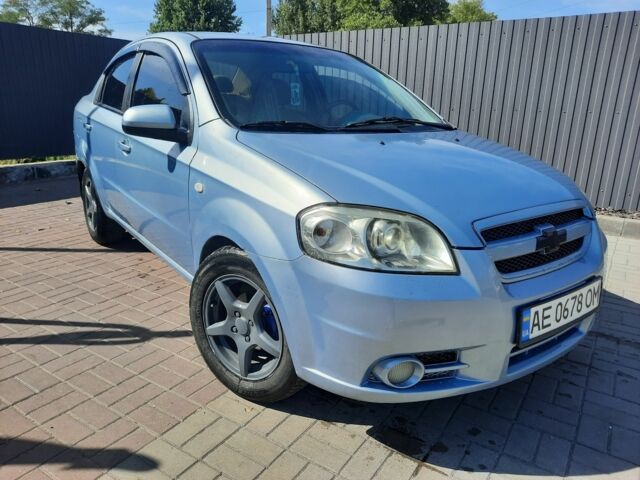 Серый Шевроле Авео, объемом двигателя 1.6 л и пробегом 196 тыс. км за 2994 $, фото 1 на Automoto.ua