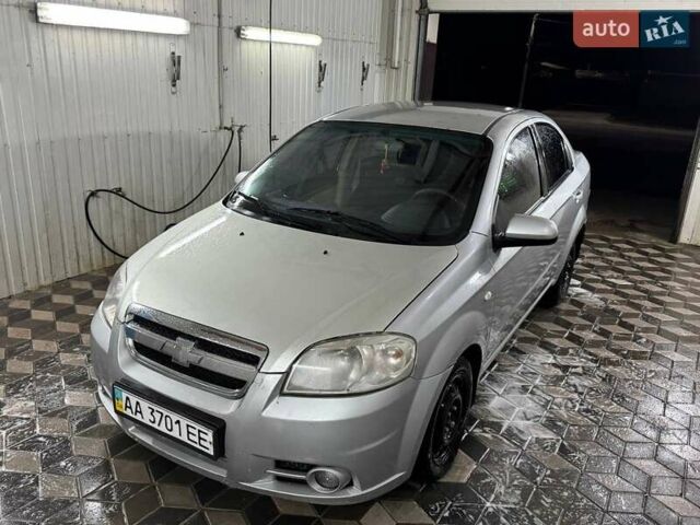 Серый Шевроле Авео, объемом двигателя 1.6 л и пробегом 240 тыс. км за 3100 $, фото 1 на Automoto.ua