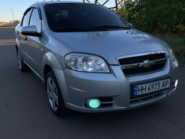 Серый Шевроле Авео, объемом двигателя 1.5 л и пробегом 155 тыс. км за 3497 $, фото 1 на Automoto.ua
