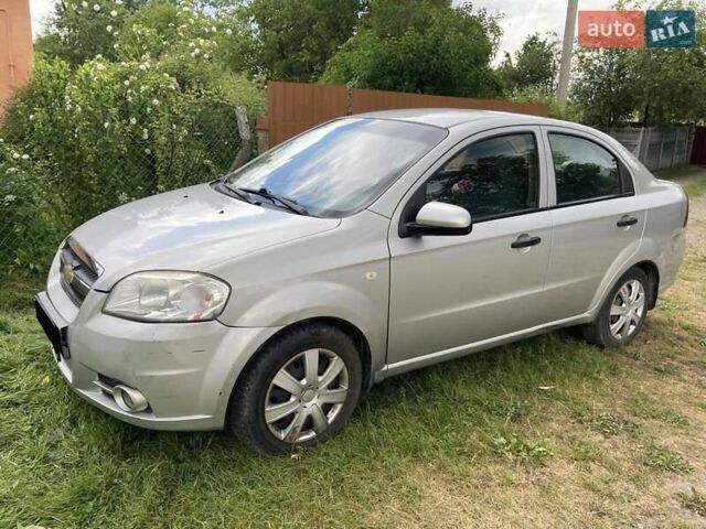 Серый Шевроле Авео, объемом двигателя 1.5 л и пробегом 210 тыс. км за 3800 $, фото 1 на Automoto.ua