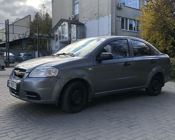 Сірий Шевроле Авео, об'ємом двигуна 1.5 л та пробігом 235 тис. км за 3900 $, фото 1 на Automoto.ua