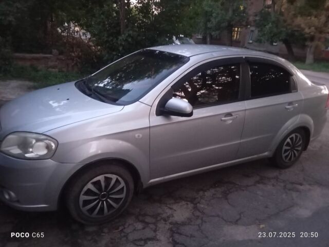 Серый Шевроле Авео, объемом двигателя 1.6 л и пробегом 250 тыс. км за 2600 $, фото 1 на Automoto.ua