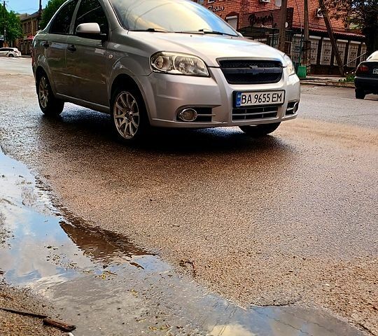 Серый Шевроле Авео, объемом двигателя 1.5 л и пробегом 375 тыс. км за 2800 $, фото 1 на Automoto.ua