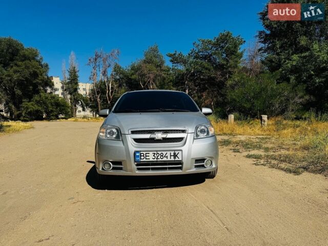 Сірий Шевроле Авео, об'ємом двигуна 1.6 л та пробігом 267 тис. км за 4500 $, фото 1 на Automoto.ua