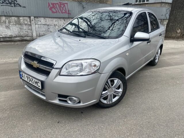 Серый Шевроле Авео, объемом двигателя 1.5 л и пробегом 258 тыс. км за 2800 $, фото 1 на Automoto.ua