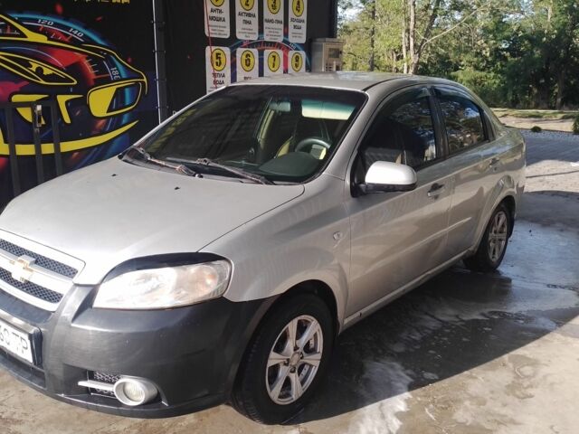Серый Шевроле Авео, объемом двигателя 1.6 л и пробегом 267 тыс. км за 2800 $, фото 1 на Automoto.ua