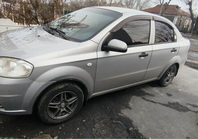 Серый Шевроле Авео, объемом двигателя 1.5 л и пробегом 287 тыс. км за 3200 $, фото 1 на Automoto.ua