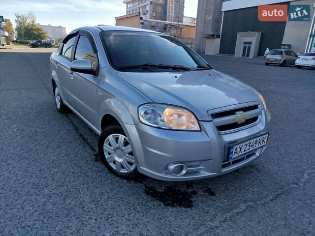 Серый Шевроле Авео, объемом двигателя 1.6 л и пробегом 282 тыс. км за 3600 $, фото 1 на Automoto.ua