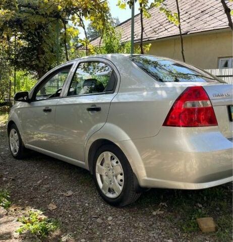 Серый Шевроле Авео, объемом двигателя 1.5 л и пробегом 264 тыс. км за 3000 $, фото 1 на Automoto.ua