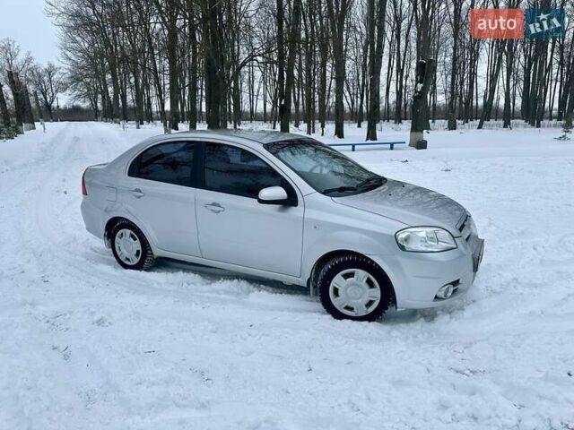 Серый Шевроле Авео, объемом двигателя 1.6 л и пробегом 110 тыс. км за 5200 $, фото 1 на Automoto.ua