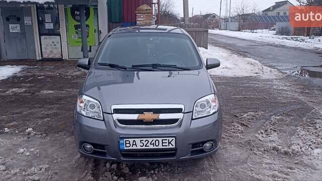 Серый Шевроле Авео, объемом двигателя 1.5 л и пробегом 228 тыс. км за 4600 $, фото 1 на Automoto.ua
