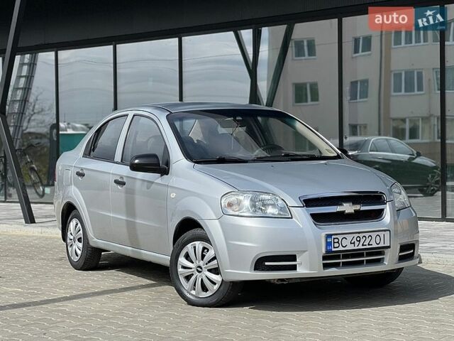 Серый Шевроле Авео, объемом двигателя 1.5 л и пробегом 211 тыс. км за 2700 $, фото 1 на Automoto.ua