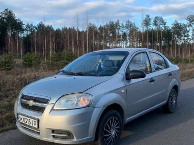 Серый Шевроле Авео, объемом двигателя 1.6 л и пробегом 228 тыс. км за 3100 $, фото 1 на Automoto.ua