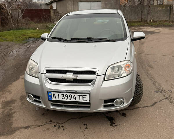 Серый Шевроле Авео, объемом двигателя 1.6 л и пробегом 175 тыс. км за 4200 $, фото 1 на Automoto.ua