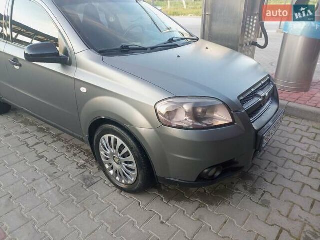 Сірий Шевроле Авео, об'ємом двигуна 1.5 л та пробігом 218 тис. км за 3000 $, фото 1 на Automoto.ua