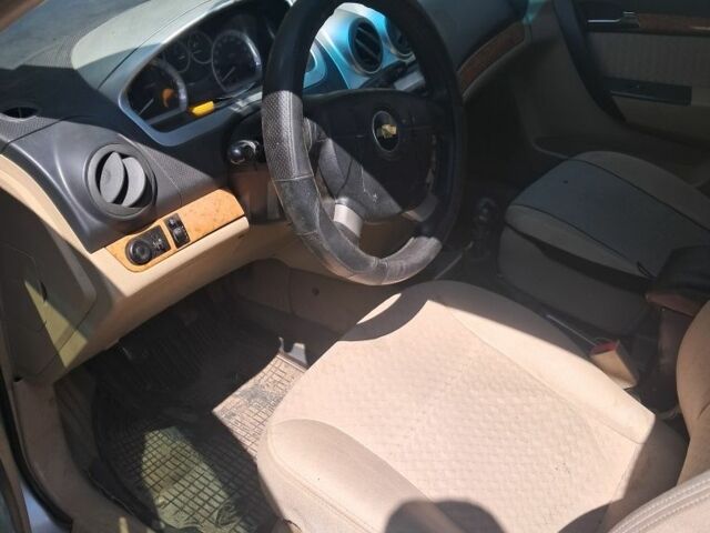 Серый Шевроле Авео, объемом двигателя 1 л и пробегом 1000 тыс. км за 2136 $, фото 1 на Automoto.ua