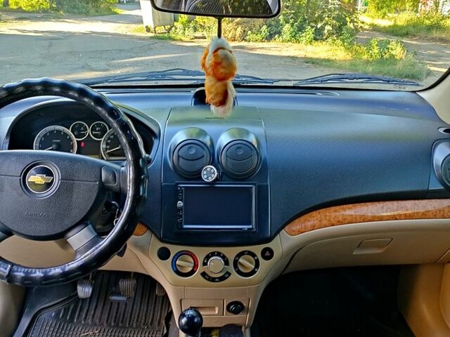 Сірий Шевроле Авео, об'ємом двигуна 1.6 л та пробігом 310 тис. км за 4000 $, фото 1 на Automoto.ua