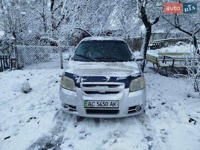 Сірий Шевроле Авео, об'ємом двигуна 1.6 л та пробігом 650 тис. км за 2200 $, фото 1 на Automoto.ua