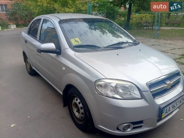 Серый Шевроле Авео, объемом двигателя 1.5 л и пробегом 329 тыс. км за 2950 $, фото 1 на Automoto.ua