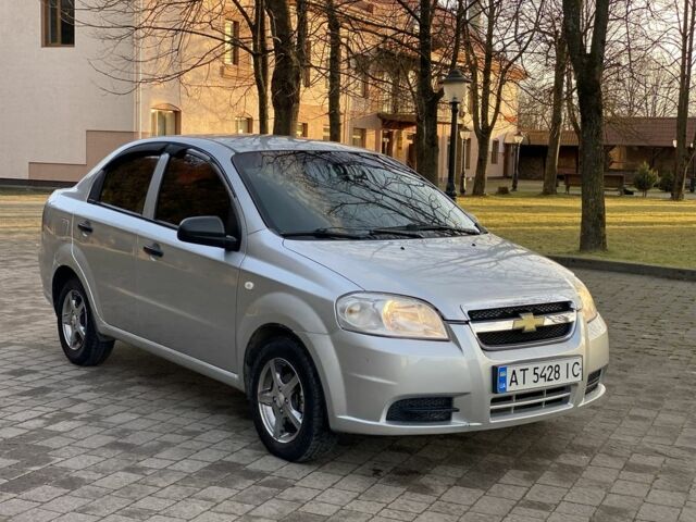 Серый Шевроле Авео, объемом двигателя 1.5 л и пробегом 236 тыс. км за 2750 $, фото 1 на Automoto.ua