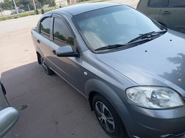 Сірий Шевроле Авео, об'ємом двигуна 1.5 л та пробігом 290 тис. км за 3500 $, фото 1 на Automoto.ua