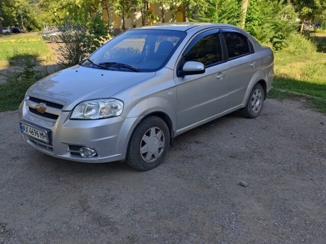 Серый Шевроле Авео, объемом двигателя 1.6 л и пробегом 310 тыс. км за 3100 $, фото 1 на Automoto.ua