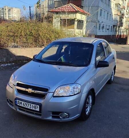 Серый Шевроле Авео, объемом двигателя 1.5 л и пробегом 582 тыс. км за 2700 $, фото 1 на Automoto.ua