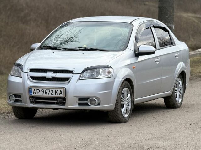 Серый Шевроле Авео, объемом двигателя 1.6 л и пробегом 240 тыс. км за 3700 $, фото 1 на Automoto.ua