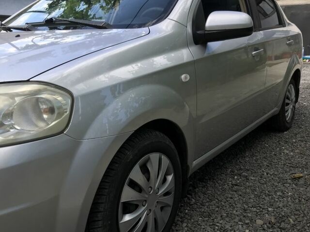 Серый Шевроле Авео, объемом двигателя 1.6 л и пробегом 280 тыс. км за 2500 $, фото 1 на Automoto.ua