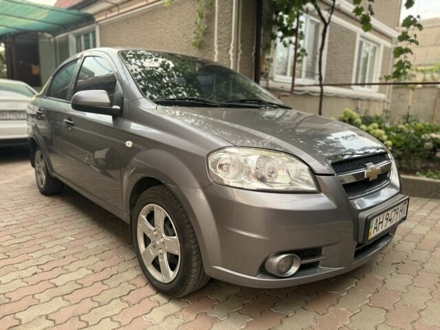 Сірий Шевроле Авео, об'ємом двигуна 1.5 л та пробігом 163 тис. км за 4900 $, фото 1 на Automoto.ua