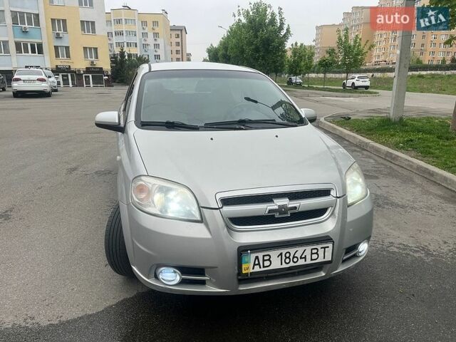 Серый Шевроле Авео, объемом двигателя 1.6 л и пробегом 331 тыс. км за 3100 $, фото 1 на Automoto.ua