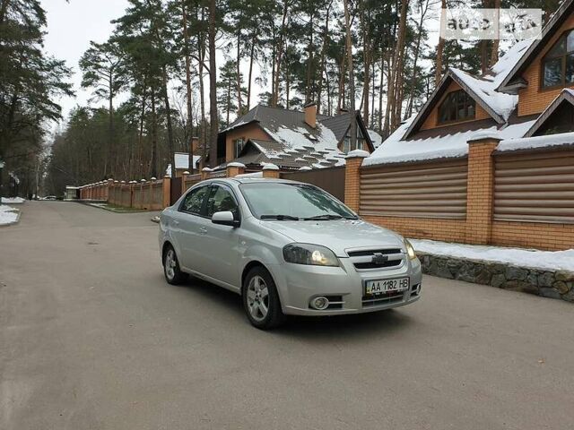 Сірий Шевроле Авео, об'ємом двигуна 1.6 л та пробігом 172 тис. км за 3900 $, фото 1 на Automoto.ua