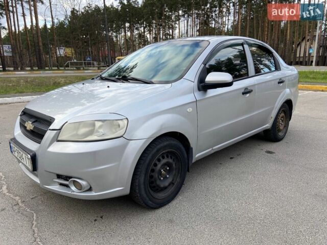 Серый Шевроле Авео, объемом двигателя 1.5 л и пробегом 425 тыс. км за 2500 $, фото 1 на Automoto.ua