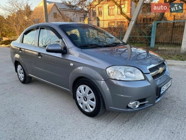Серый Шевроле Авео, объемом двигателя 1.5 л и пробегом 220 тыс. км за 3500 $, фото 1 на Automoto.ua