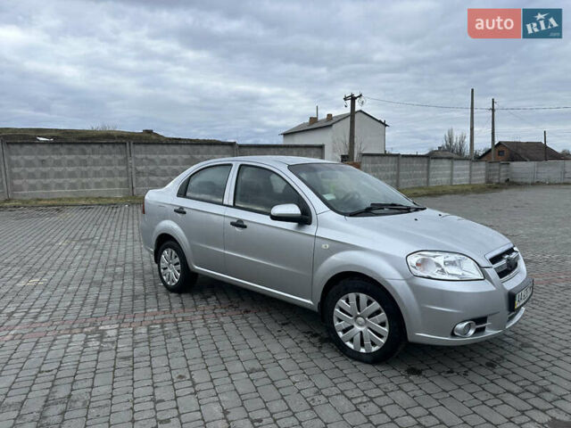 Сірий Шевроле Авео, об'ємом двигуна 1.5 л та пробігом 296 тис. км за 4100 $, фото 1 на Automoto.ua