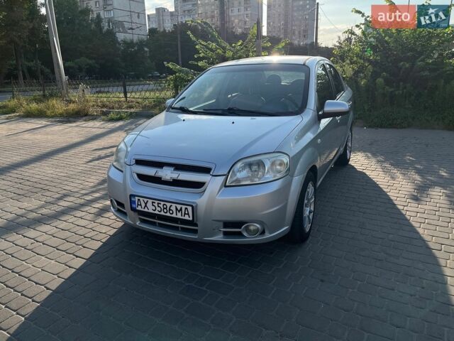 Серый Шевроле Авео, объемом двигателя 1.6 л и пробегом 271 тыс. км за 3100 $, фото 1 на Automoto.ua