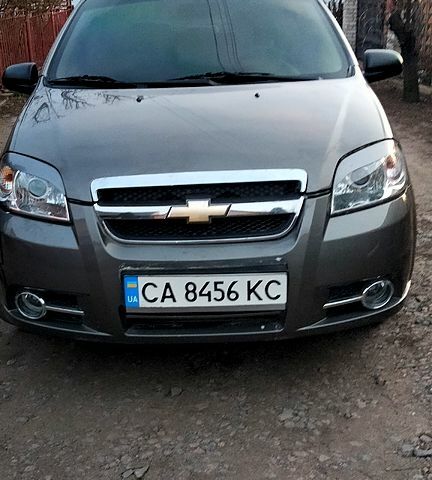 Серый Шевроле Авео, объемом двигателя 1.5 л и пробегом 205 тыс. км за 3500 $, фото 1 на Automoto.ua