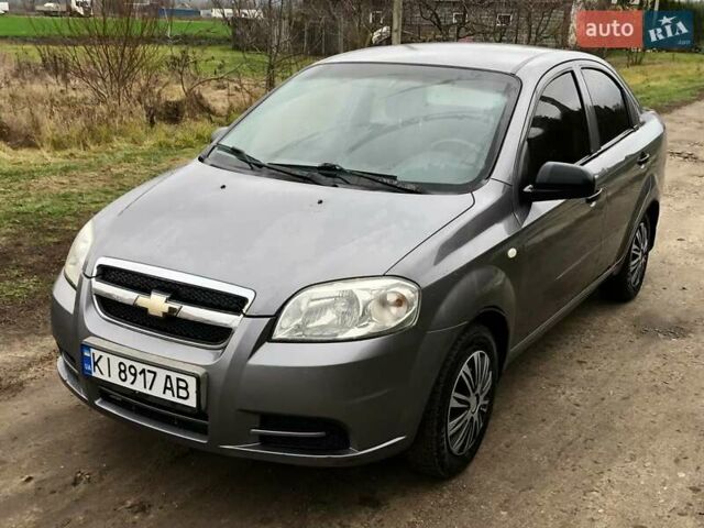 Серый Шевроле Авео, объемом двигателя 1.5 л и пробегом 350 тыс. км за 3199 $, фото 1 на Automoto.ua