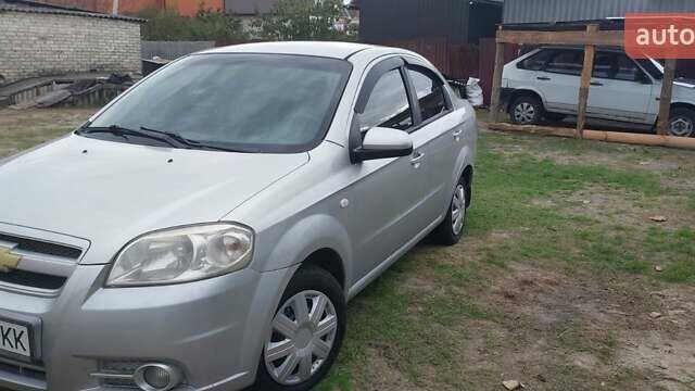 Серый Шевроле Авео, объемом двигателя 1.6 л и пробегом 282 тыс. км за 3500 $, фото 1 на Automoto.ua