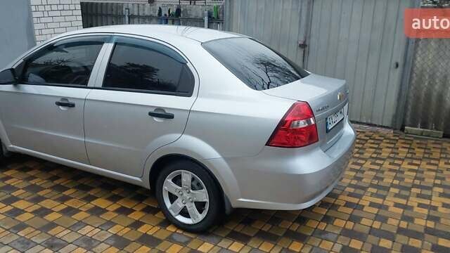 Серый Шевроле Авео, объемом двигателя 1.5 л и пробегом 214 тыс. км за 5200 $, фото 1 на Automoto.ua