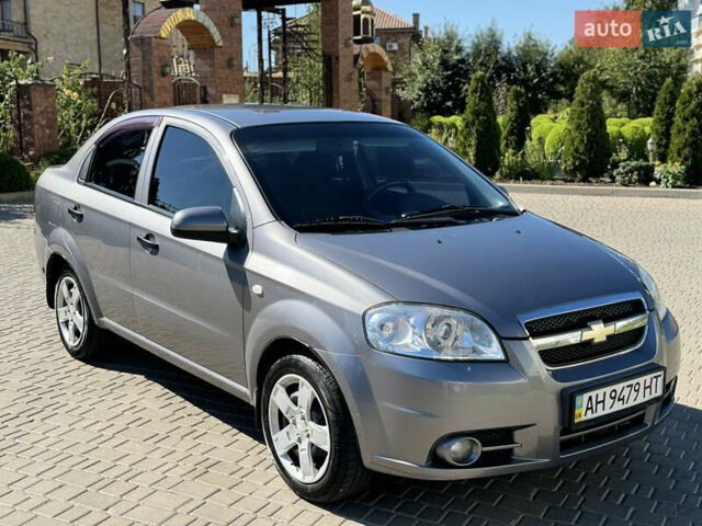 Сірий Шевроле Авео, об'ємом двигуна 1.5 л та пробігом 165 тис. км за 4800 $, фото 1 на Automoto.ua