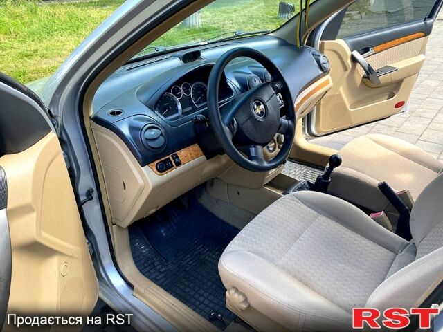 Сірий Шевроле Авео, об'ємом двигуна 1.6 л та пробігом 196 тис. км за 3600 $, фото 1 на Automoto.ua